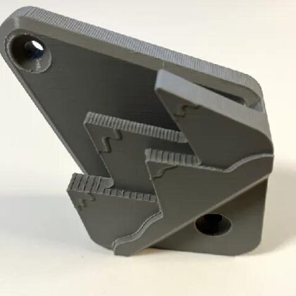 Wall-mounted snowboard rack